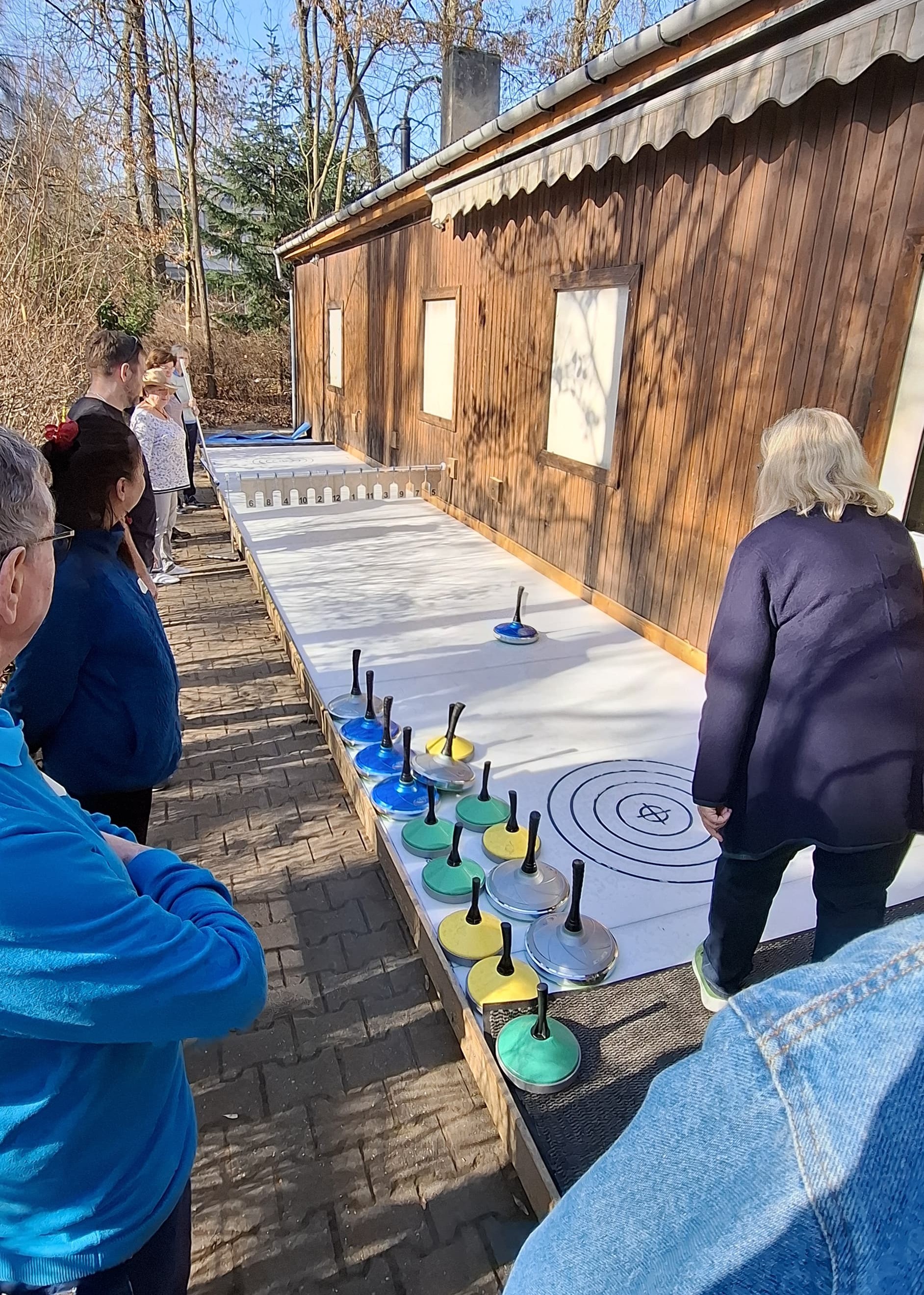 Unsere Eisstockbahn im Einsatz